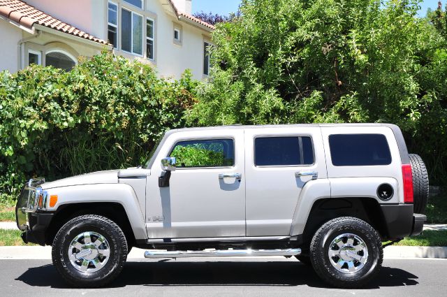 Hummer H3 2006 photo 2