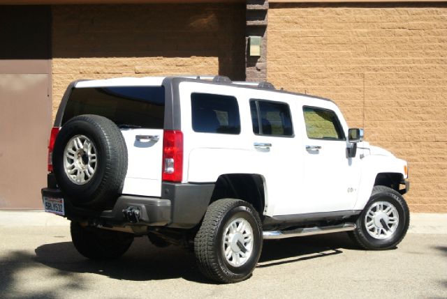 Hummer H3 2006 photo 2