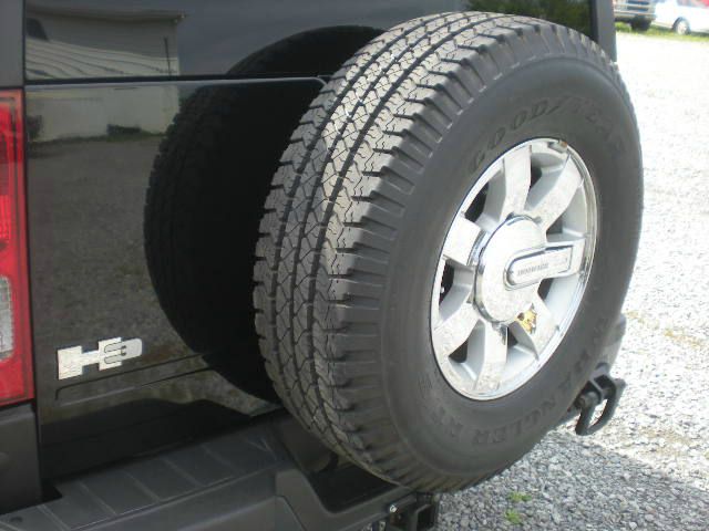 Hummer H3 2006 photo 16