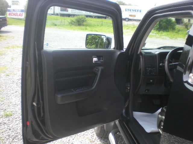 Hummer H3 2006 photo 18