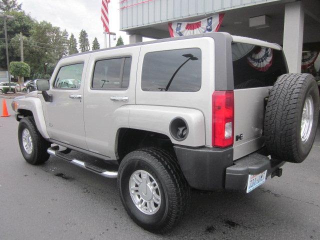 Hummer H3 2006 photo 2