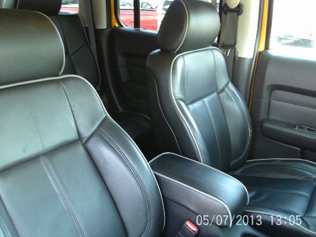 Hummer H3 2006 photo 2