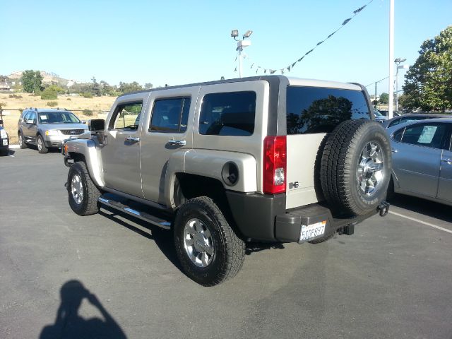 Hummer H3 Scion XB SUV