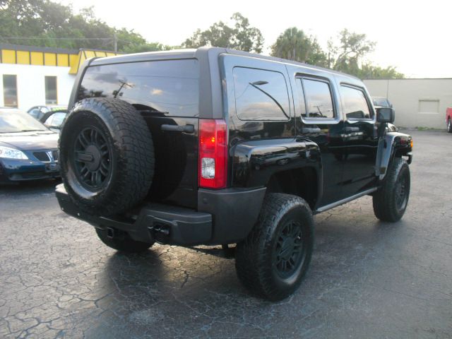 Hummer H3 2006 photo 2