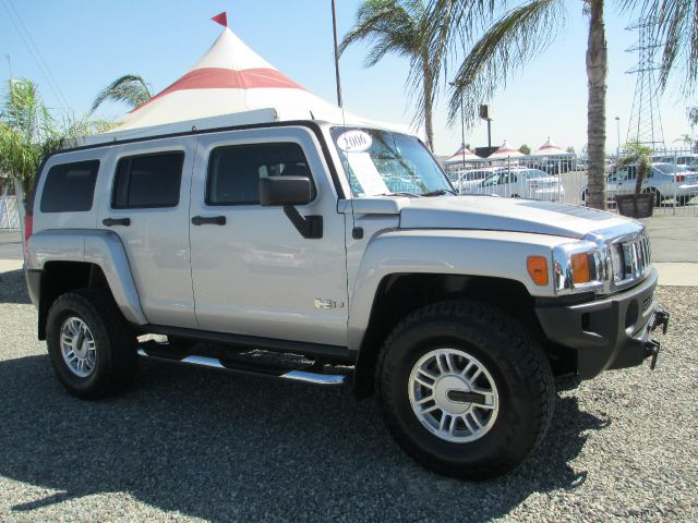 Hummer H3 2006 photo 0