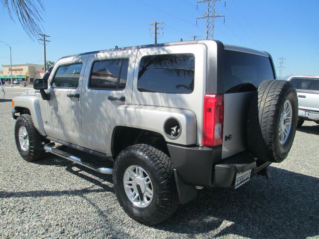 Hummer H3 2006 photo 3