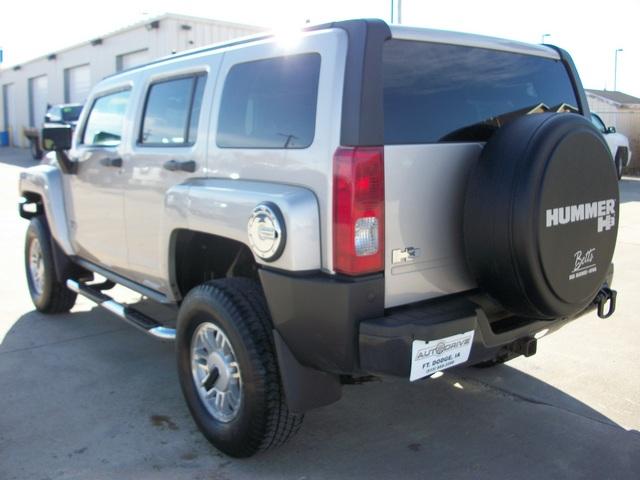 Hummer H3 2006 photo 2