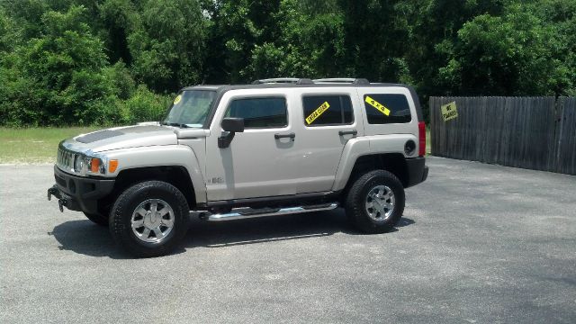 Hummer H3 2006 photo 2