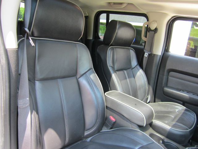 Hummer H3 2006 photo 2