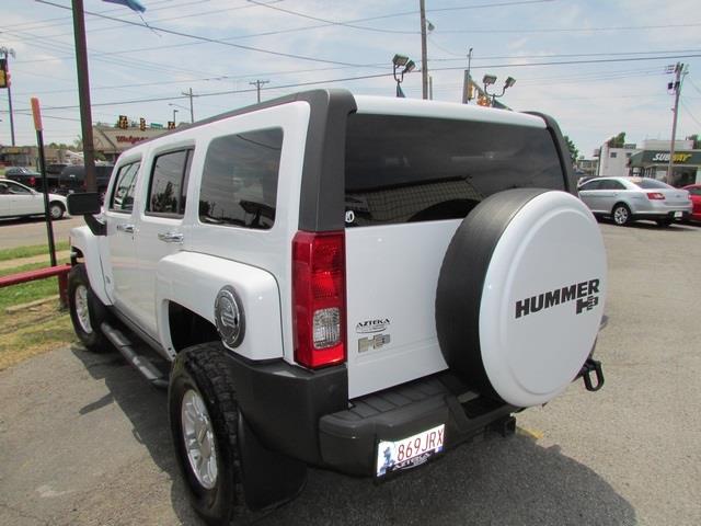 Hummer H3 2006 photo 2