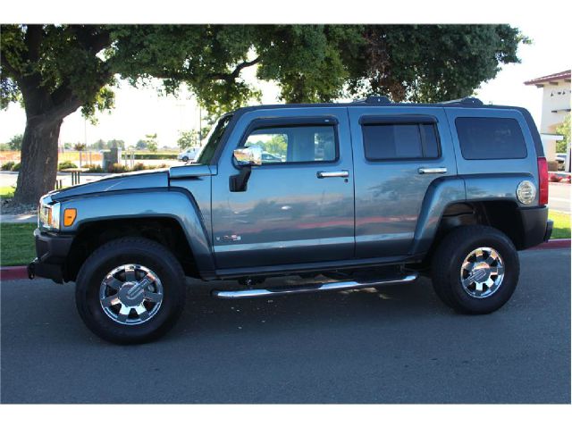 Hummer H3 2006 photo 1