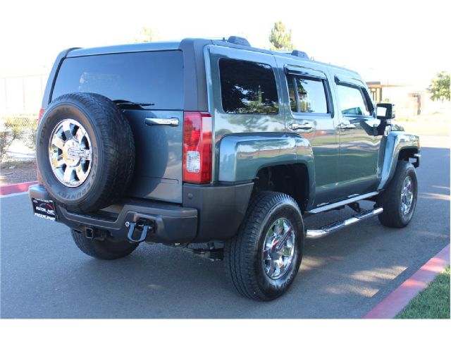 Hummer H3 2006 photo 2