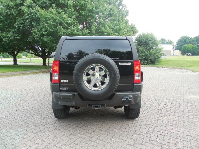 Hummer H3 2007 photo 16