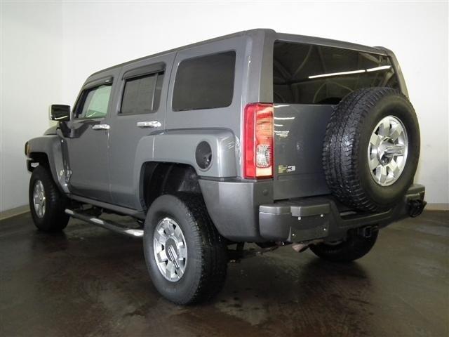 Hummer H3 2008 photo 2