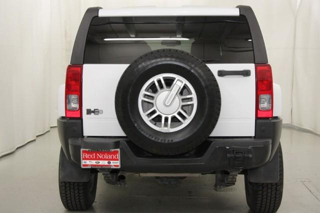 Hummer H3 2009 photo 3