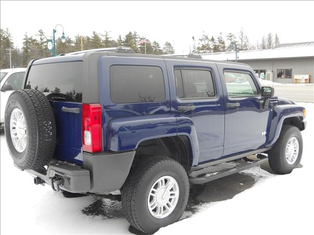 Hummer H3 2009 photo 2