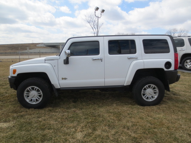 Hummer H3 2009 photo 2