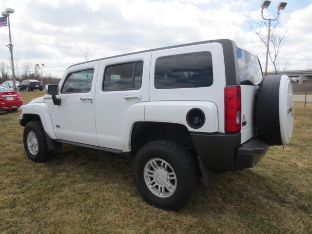 Hummer H3 2009 photo 4