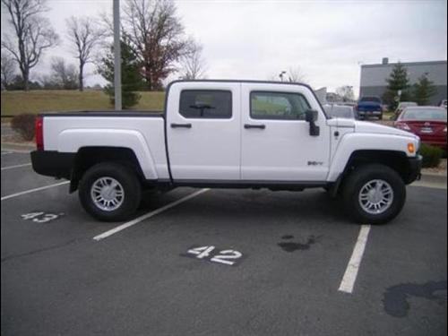 Hummer H3T 2009 photo 3