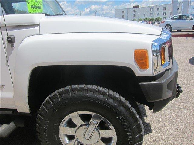 Hummer H3T 2009 photo 4