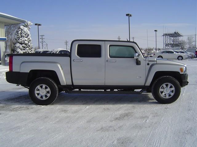 Hummer H3T 2010 photo 3