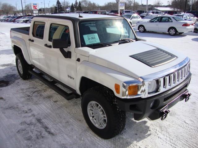 Hummer H3T 2010 photo 3