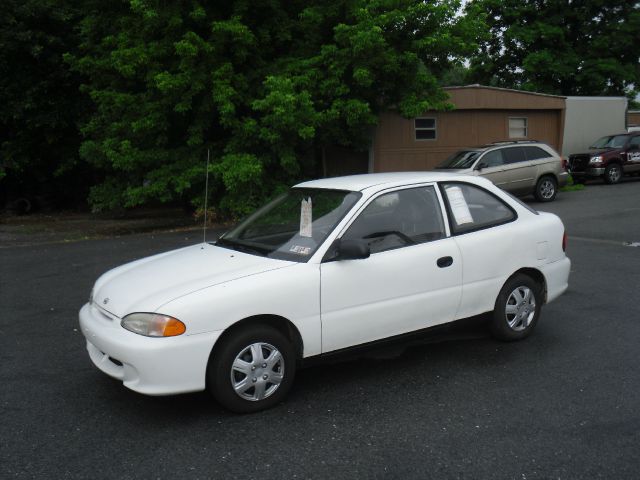 Hyundai Accent 1996 photo 2