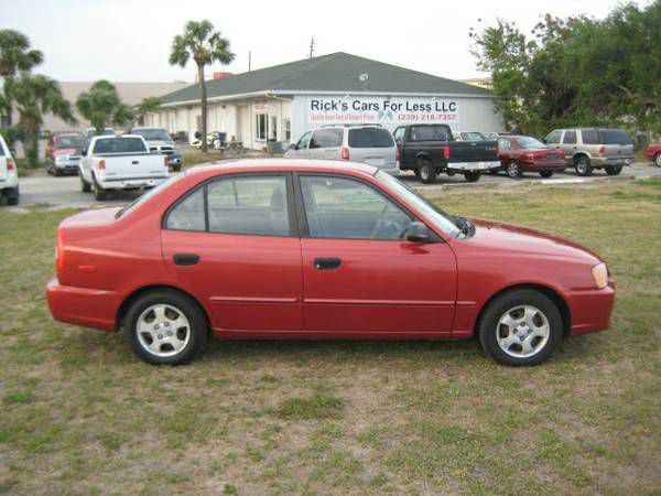 Hyundai Accent S Sedan Sedan