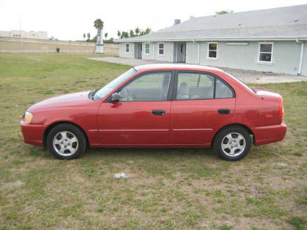 Hyundai Accent 2000 photo 3