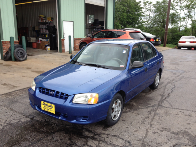 Hyundai Accent 2000 photo 3