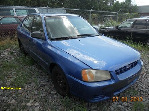 Hyundai Accent 2000 photo 4