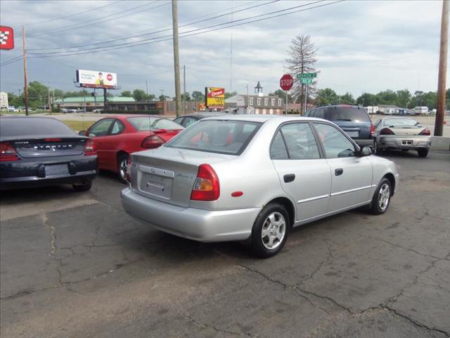 Hyundai Accent 2001 photo 1