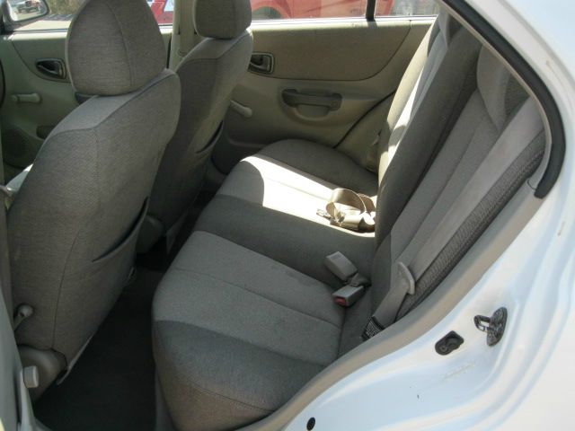 Hyundai Accent 2001 photo 2