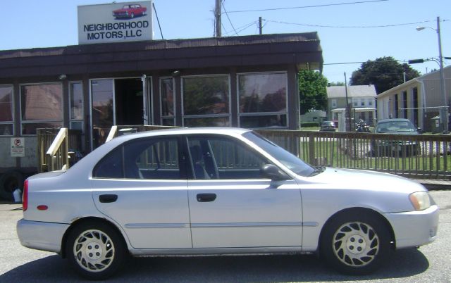 Hyundai Accent 2001 photo 4