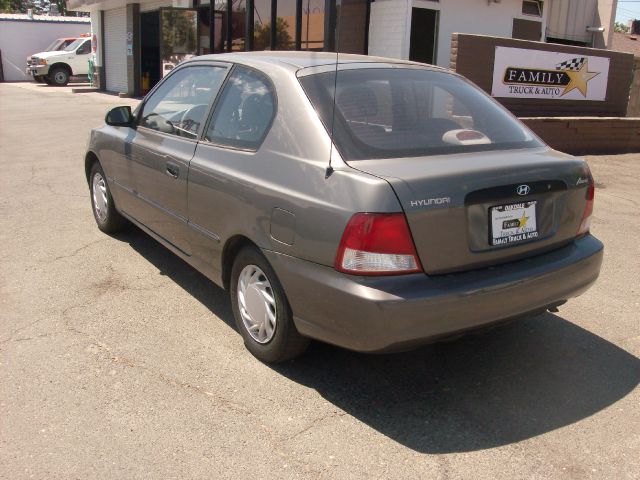 Hyundai Accent 2001 photo 3