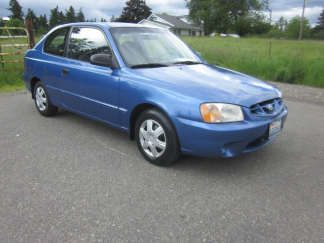 Hyundai Accent 2001 photo 3