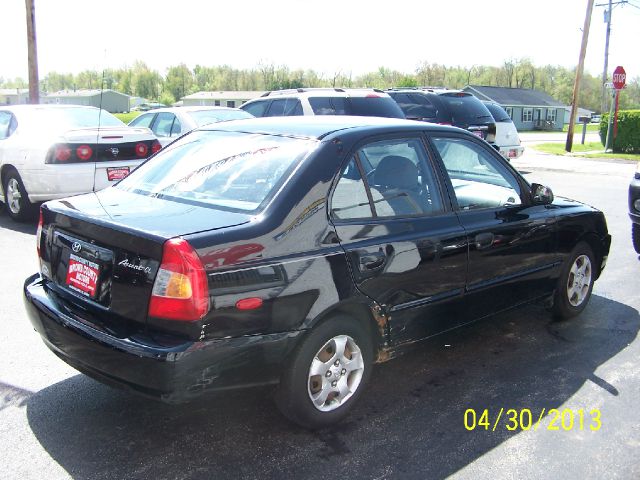 Hyundai Accent 2001 photo 4