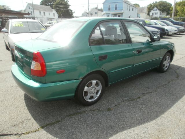 Hyundai Accent 2001 photo 18