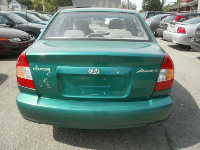 Hyundai Accent 2001 photo 2