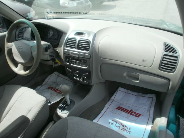 Hyundai Accent 2001 photo 7