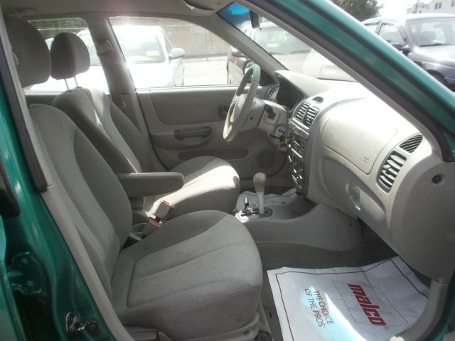 Hyundai Accent 2001 photo 9