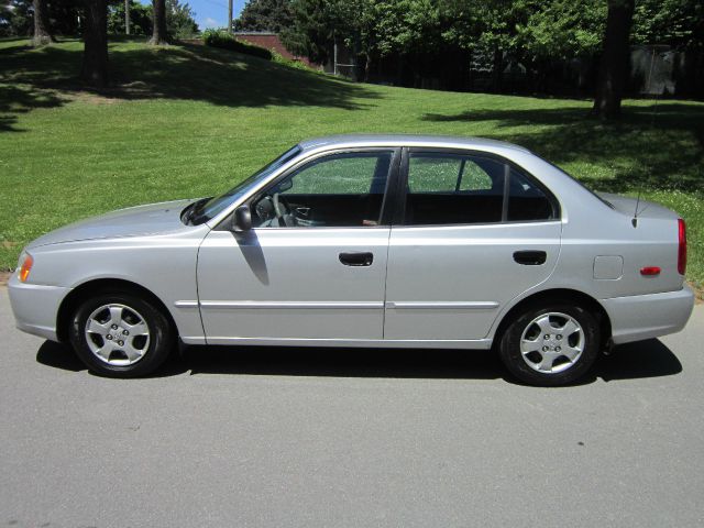 Hyundai Accent 2001 photo 10