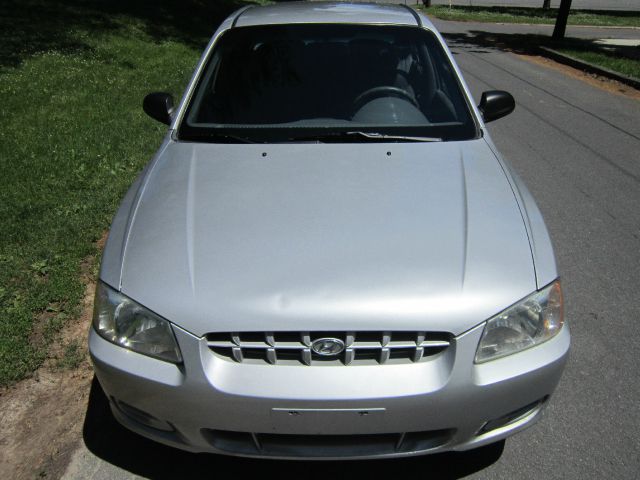 Hyundai Accent 2001 photo 2