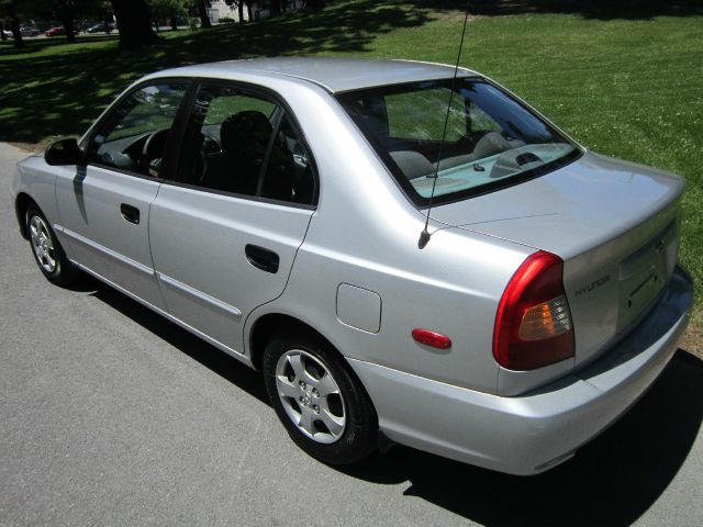 Hyundai Accent 2001 photo 6