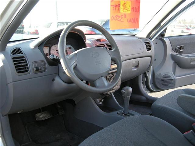 Hyundai Accent 2002 photo 1