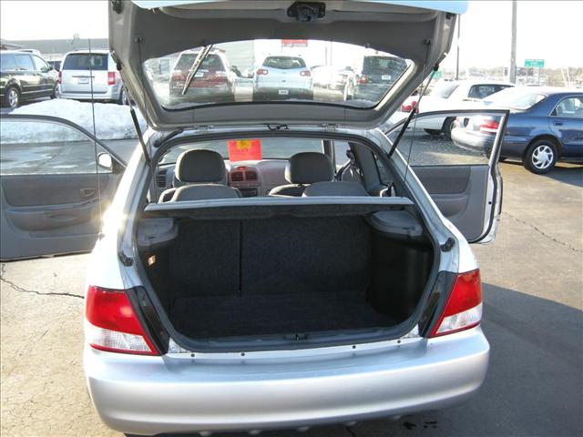 Hyundai Accent 2002 photo 2