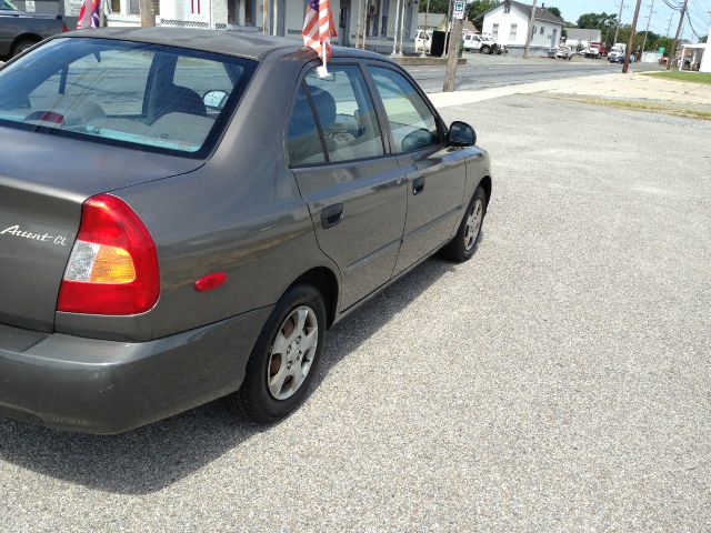 Hyundai Accent 2002 photo 4