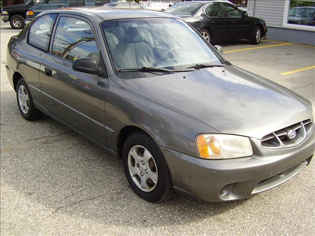 Hyundai Accent 2002 photo 2