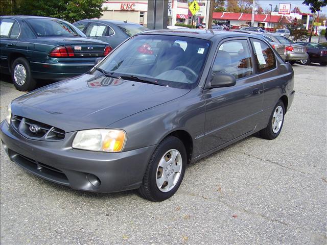 Hyundai Accent 2002 photo 3