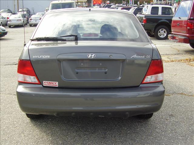 Hyundai Accent 2002 photo 4